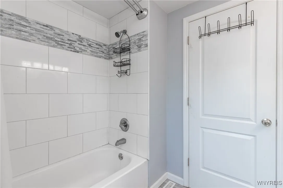 418 Delaware Road, Tonawanda, New York 14217, Tonawanda, New York 14217, 3 Bedrooms Bedrooms, 7 Rooms Rooms,1 BathroomBathrooms,Residential,Closed,418 Delaware Road, Tonawanda, New York 14217,0,B1621800