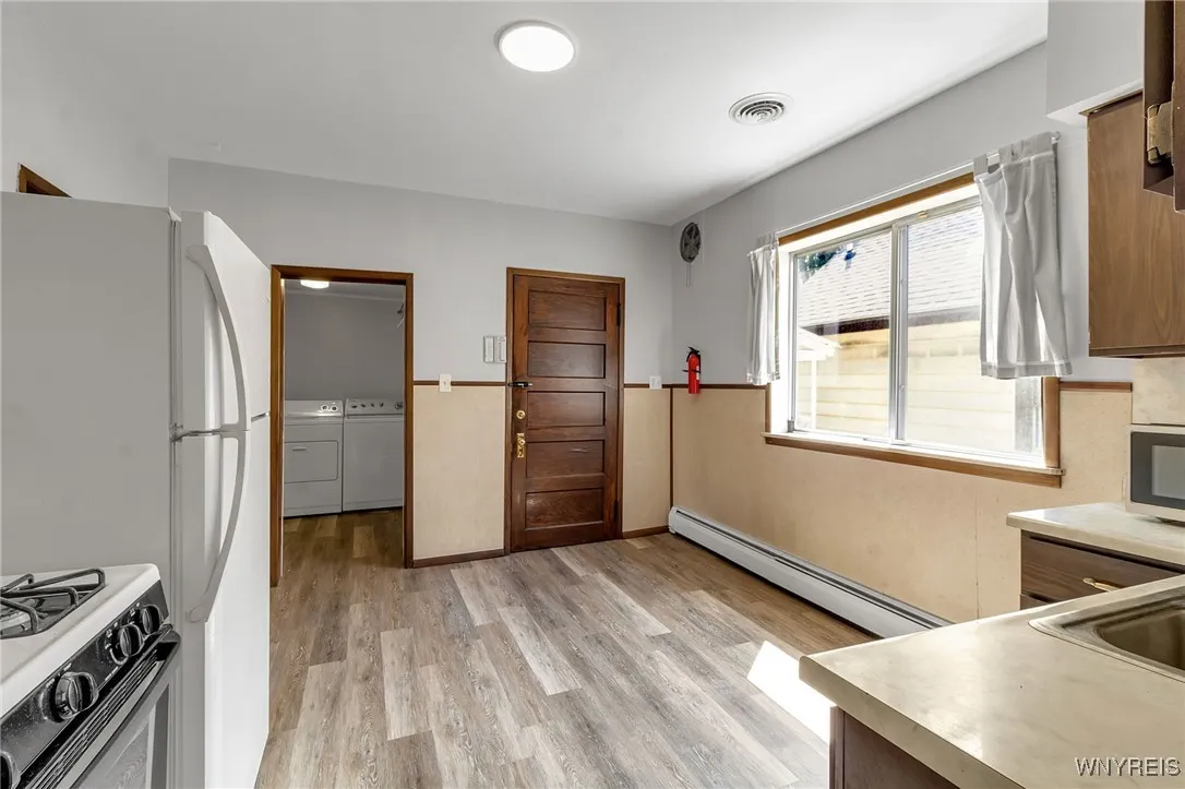 87 Kail Street, Buffalo, New York 14207, Buffalo, New York 14207, 3 Bedrooms Bedrooms, 5 Rooms Rooms,1 BathroomBathrooms,Residential,Closed,87 Kail Street, Buffalo, New York 14207,0,B1624142