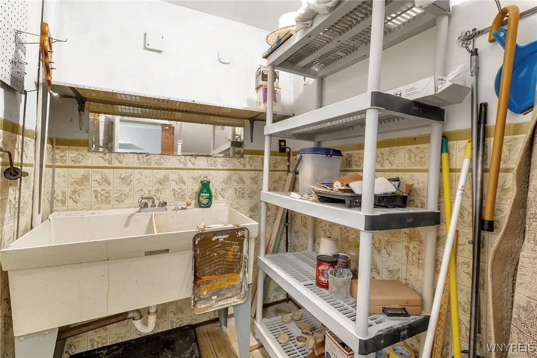 87 Kail Street, Buffalo, New York 14207, Buffalo, New York 14207, 3 Bedrooms Bedrooms, 5 Rooms Rooms,1 BathroomBathrooms,Residential,Closed,87 Kail Street, Buffalo, New York 14207,0,B1624142