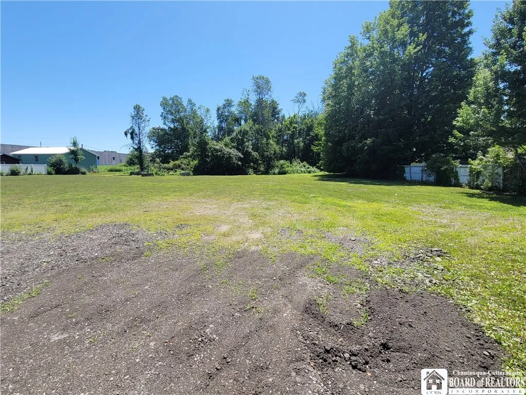 360 East Elmwood Avenue, Ellicott, New York 14733, Ellicott, New York 14733, 5 Bedrooms Bedrooms, ,3 BathroomsBathrooms,Residential,For Sale,360 East Elmwood Avenue, Ellicott, New York 14733,R1625209