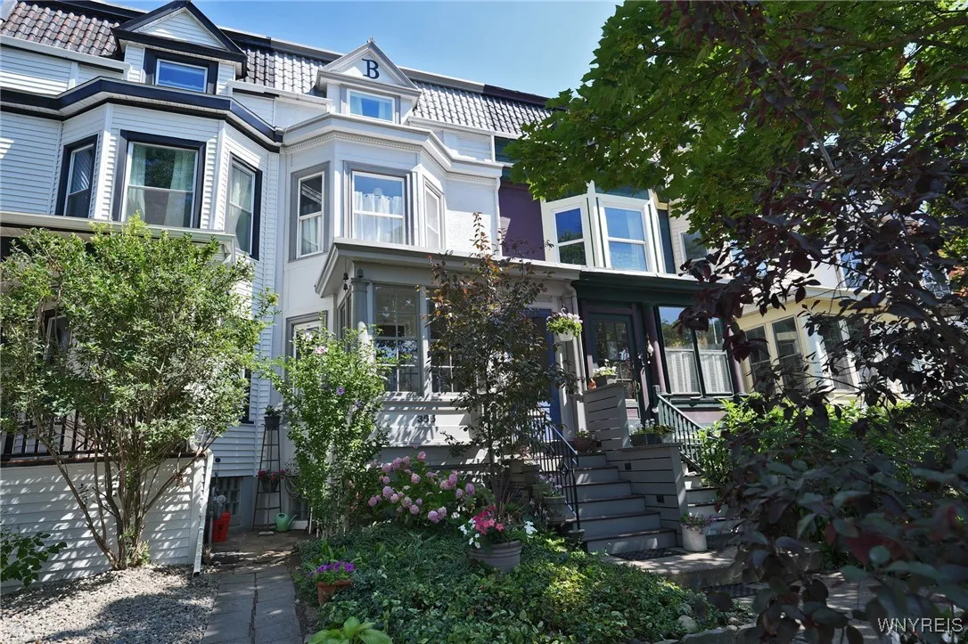 365 Huntington Avenue, Buffalo, New York 14214, Buffalo, New York 14214, 4 Bedrooms Bedrooms, 8 Rooms Rooms,1 BathroomBathrooms,Residential,For Sale,365 Huntington Avenue, Buffalo, New York 14214,B1625131