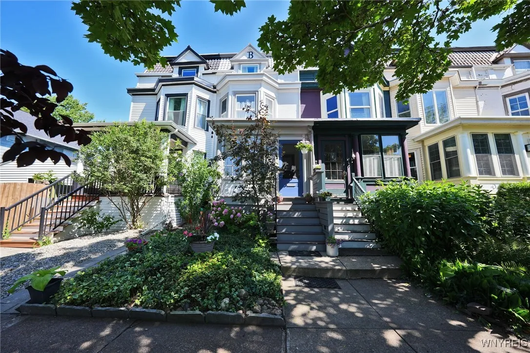 365 Huntington Avenue, Buffalo, New York 14214, Buffalo, New York 14214, 4 Bedrooms Bedrooms, 8 Rooms Rooms,1 BathroomBathrooms,Residential,For Sale,365 Huntington Avenue, Buffalo, New York 14214,B1625131