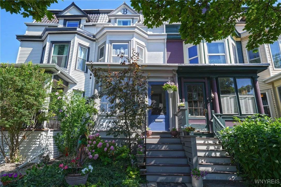 365 Huntington Avenue, Buffalo, New York 14214, Buffalo, New York 14214, 4 Bedrooms Bedrooms, 8 Rooms Rooms,1 BathroomBathrooms,Residential,For Sale,365 Huntington Avenue, Buffalo, New York 14214,B1625131