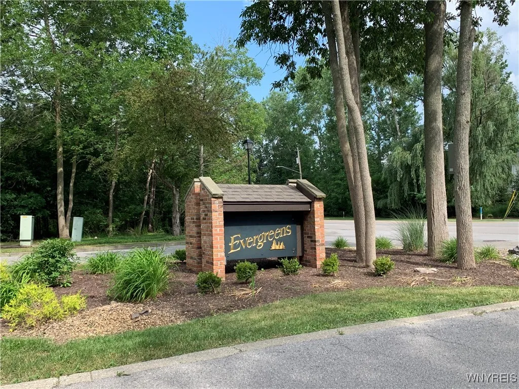 144 Breezewood Common Street, Amherst, New York 14, Amherst, New York 14051, 3 Bedrooms Bedrooms, 6 Rooms Rooms,2 BathroomsBathrooms,Residential,For Sale,144 Breezewood Common Street, Amherst, New York 14,B1625196