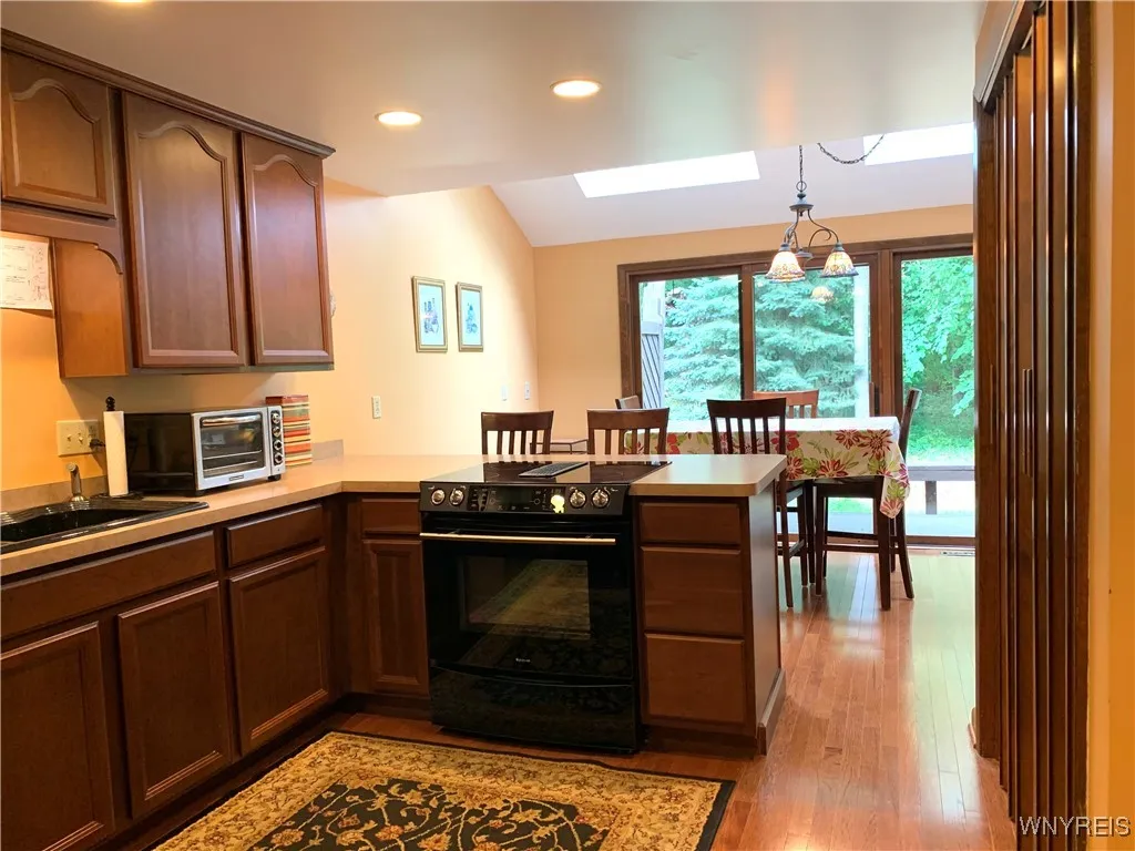 144 Breezewood Common Street, Amherst, New York 14, Amherst, New York 14051, 3 Bedrooms Bedrooms, 6 Rooms Rooms,2 BathroomsBathrooms,Residential,For Sale,144 Breezewood Common Street, Amherst, New York 14,B1625196