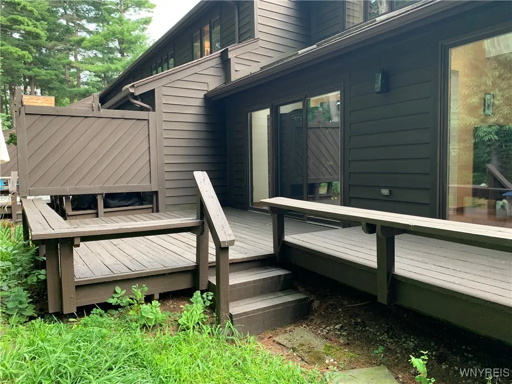 144 Breezewood Common Street, Amherst, New York 14, Amherst, New York 14051, 3 Bedrooms Bedrooms, 6 Rooms Rooms,2 BathroomsBathrooms,Residential,For Sale,144 Breezewood Common Street, Amherst, New York 14,B1625196