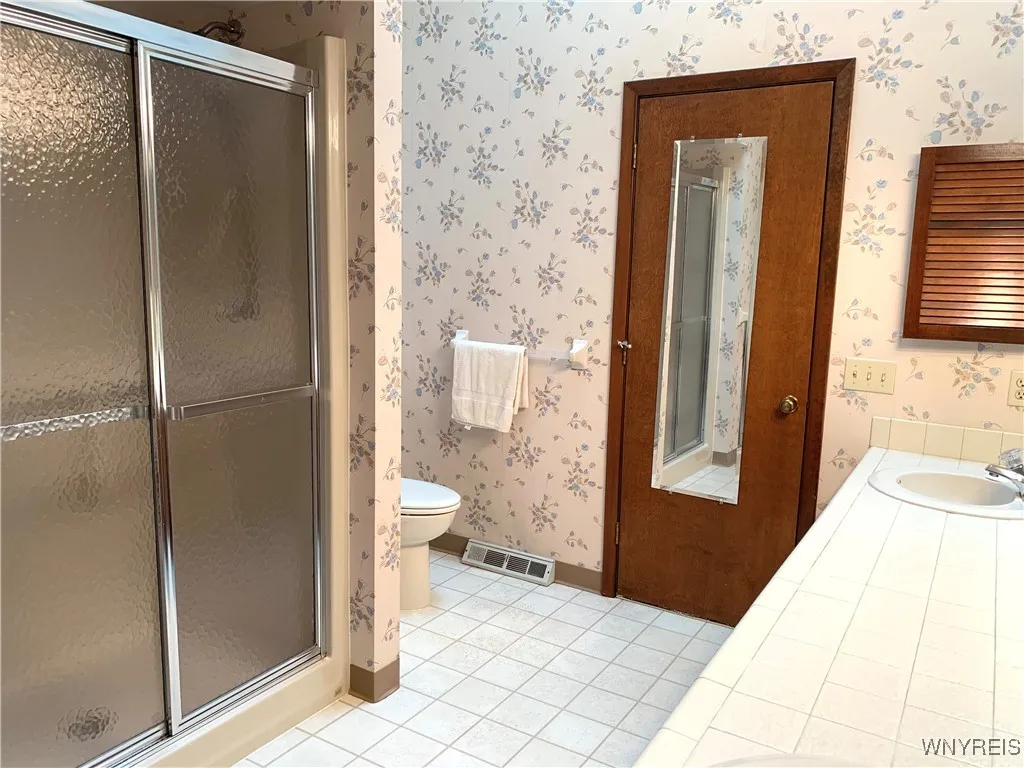 144 Breezewood Common Street, Amherst, New York 14, Amherst, New York 14051, 3 Bedrooms Bedrooms, 6 Rooms Rooms,2 BathroomsBathrooms,Residential,For Sale,144 Breezewood Common Street, Amherst, New York 14,B1625196
