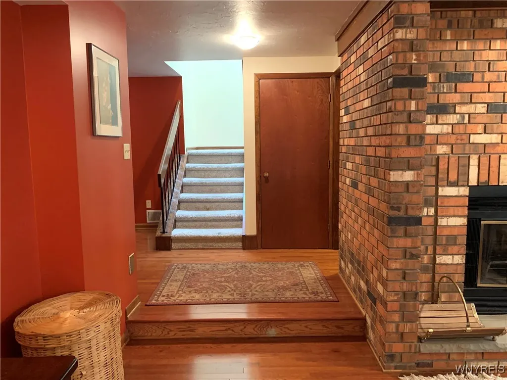 144 Breezewood Common Street, Amherst, New York 14, Amherst, New York 14051, 3 Bedrooms Bedrooms, 6 Rooms Rooms,2 BathroomsBathrooms,Residential,For Sale,144 Breezewood Common Street, Amherst, New York 14,B1625196