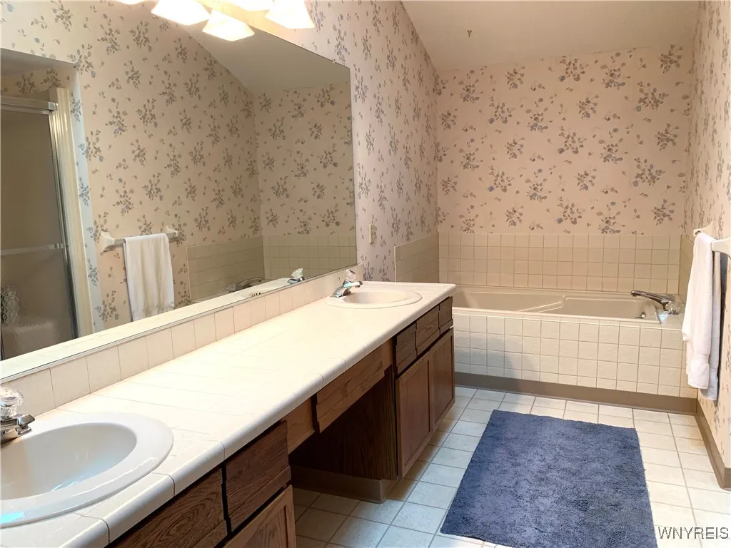 144 Breezewood Common Street, Amherst, New York 14, Amherst, New York 14051, 3 Bedrooms Bedrooms, 6 Rooms Rooms,2 BathroomsBathrooms,Residential,For Sale,144 Breezewood Common Street, Amherst, New York 14,B1625196