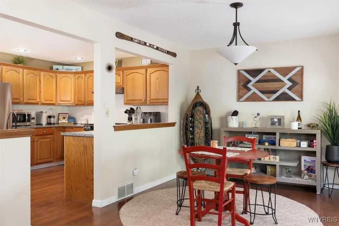 34 Westview Drive, West Seneca, New York 14224, West Seneca, New York 14224, 2 Bedrooms Bedrooms, 6 Rooms Rooms,1 BathroomBathrooms,Residential,For Sale,34 Westview Drive, West Seneca, New York 14224,B1625237
