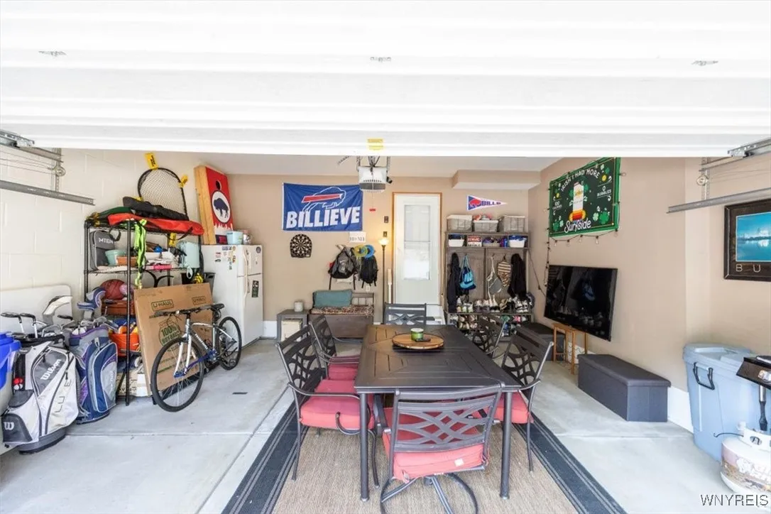 34 Westview Drive, West Seneca, New York 14224, West Seneca, New York 14224, 2 Bedrooms Bedrooms, 6 Rooms Rooms,1 BathroomBathrooms,Residential,For Sale,34 Westview Drive, West Seneca, New York 14224,B1625237