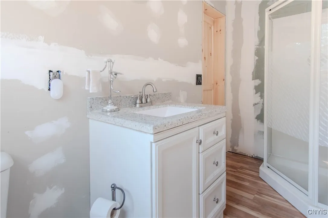 Upstairs Bath
