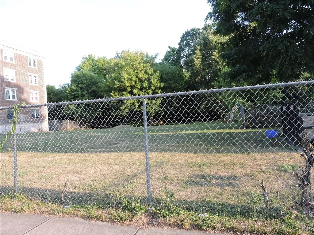 1484 South State Street, Syracuse, New York 13205, Syracuse, New York 13205, 9 Bedrooms Bedrooms, ,3 BathroomsBathrooms,Residential,Closed,1484 South State Street, Syracuse, New York 13205,0,S1624986