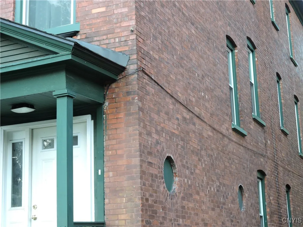 1484 South State Street, Syracuse, New York 13205, Syracuse, New York 13205, 9 Bedrooms Bedrooms, ,3 BathroomsBathrooms,Residential,Closed,1484 South State Street, Syracuse, New York 13205,0,S1624986