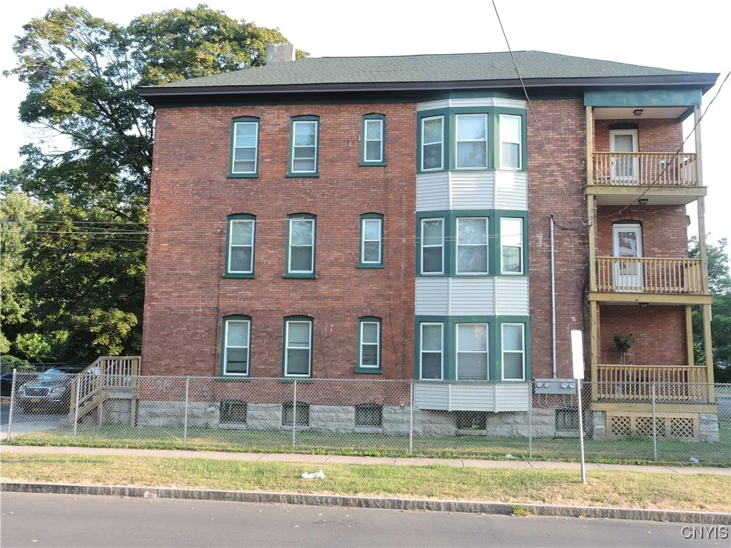 1484 South State Street, Syracuse, New York 13205, Syracuse, New York 13205, 9 Bedrooms Bedrooms, ,3 BathroomsBathrooms,Residential,Closed,1484 South State Street, Syracuse, New York 13205,0,S1624986