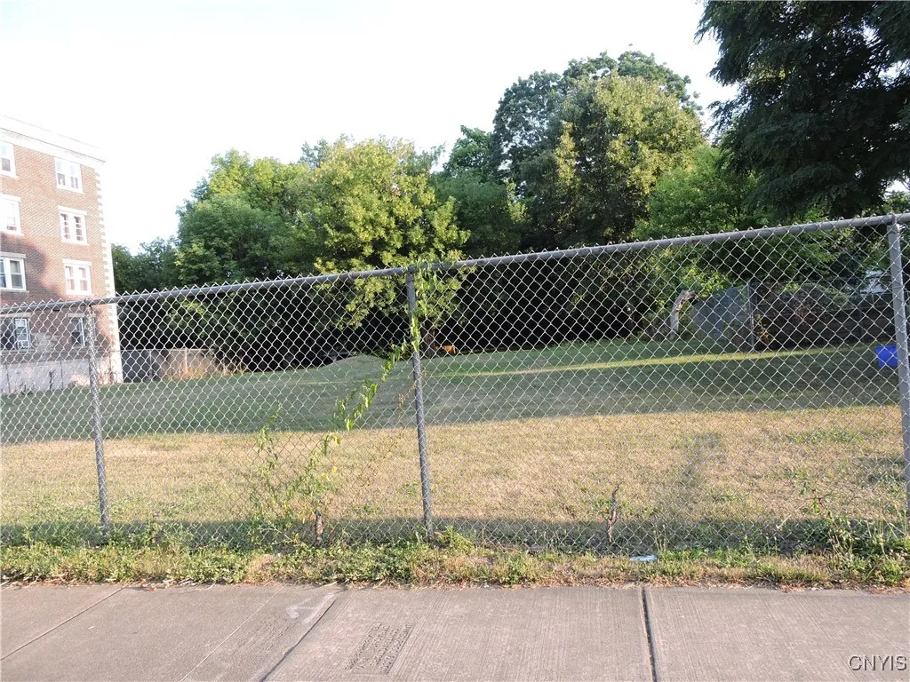 1484 South State Street, Syracuse, New York 13205, Syracuse, New York 13205, 9 Bedrooms Bedrooms, ,3 BathroomsBathrooms,Residential,Closed,1484 South State Street, Syracuse, New York 13205,0,S1624986