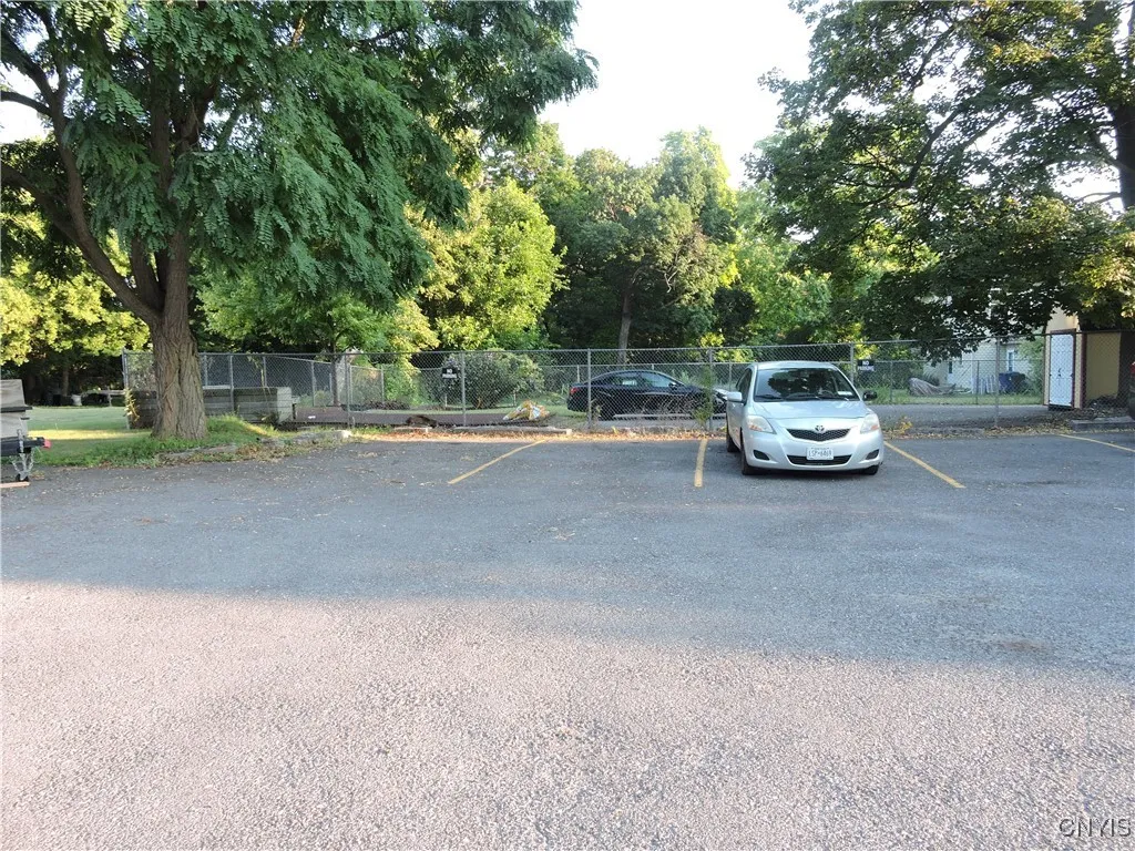 1484 South State Street, Syracuse, New York 13205, Syracuse, New York 13205, 9 Bedrooms Bedrooms, ,3 BathroomsBathrooms,Residential,Closed,1484 South State Street, Syracuse, New York 13205,0,S1624986