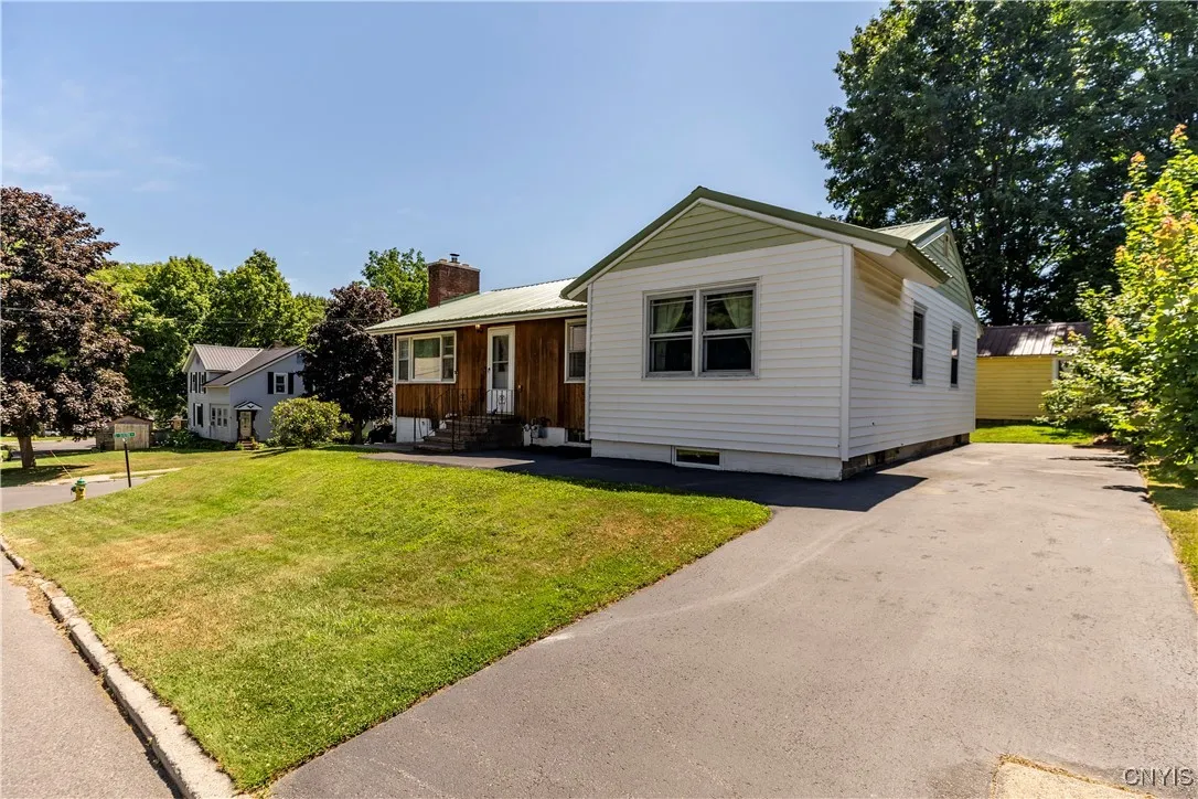 514 Academy Street, Fulton, New York 13069, Fulton, New York 13069, 3 Bedrooms Bedrooms, 8 Rooms Rooms,1 BathroomBathrooms,Residential,For Sale,514 Academy Street, Fulton, New York 13069,0,S1620206