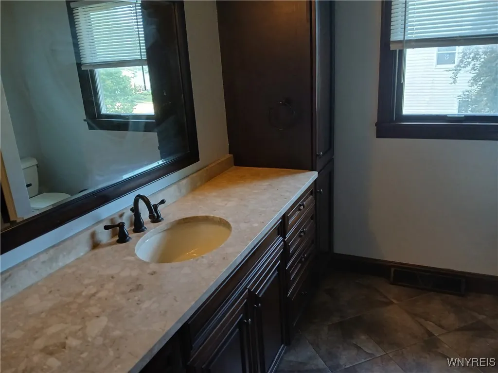 Amherst, New York 14228, 3 Bedrooms Bedrooms, 6 Rooms Rooms,1 BathroomBathrooms,Residential,For Sale,B1624791