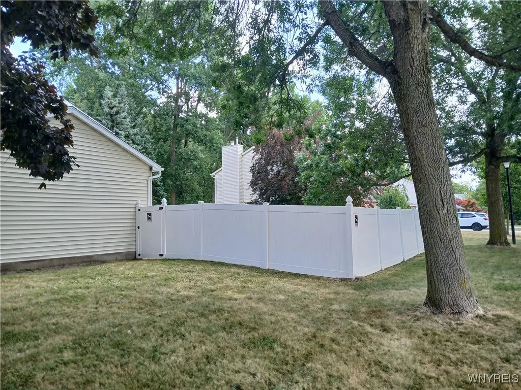 Amherst, New York 14228, 3 Bedrooms Bedrooms, 6 Rooms Rooms,1 BathroomBathrooms,Residential,For Sale,B1624791