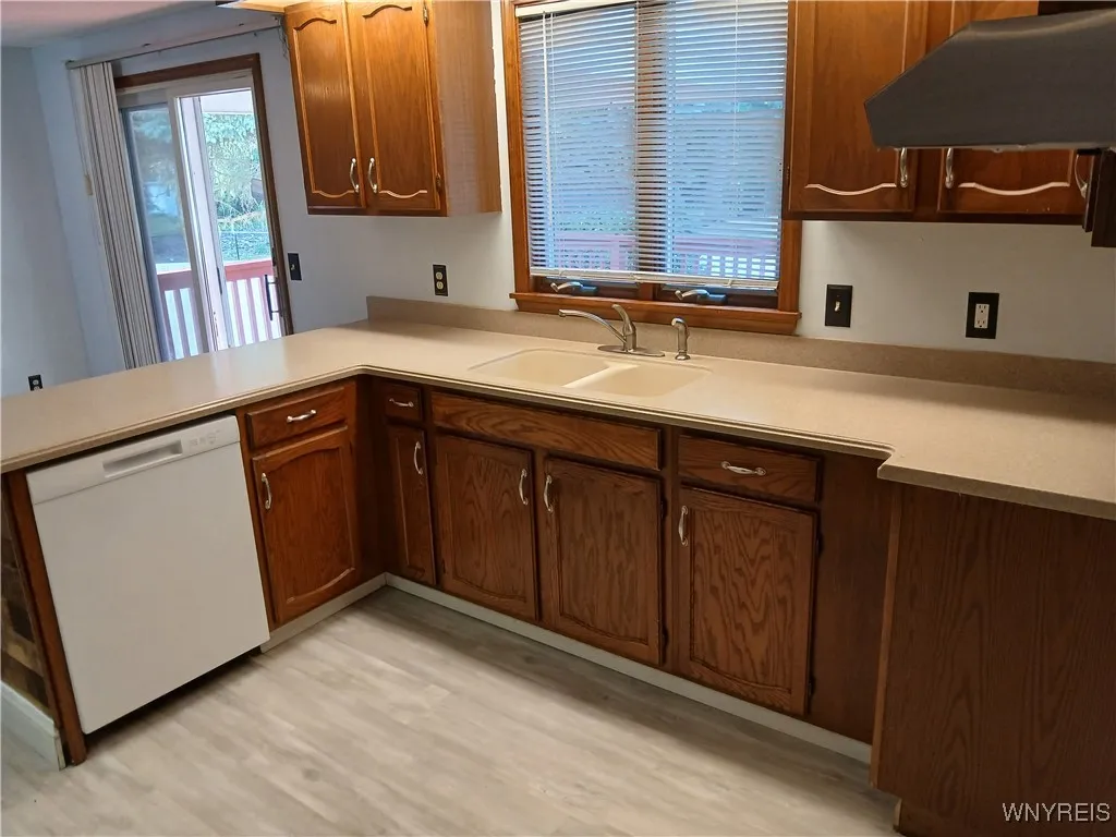 Amherst, New York 14228, 3 Bedrooms Bedrooms, 6 Rooms Rooms,1 BathroomBathrooms,Residential,For Sale,B1624791
