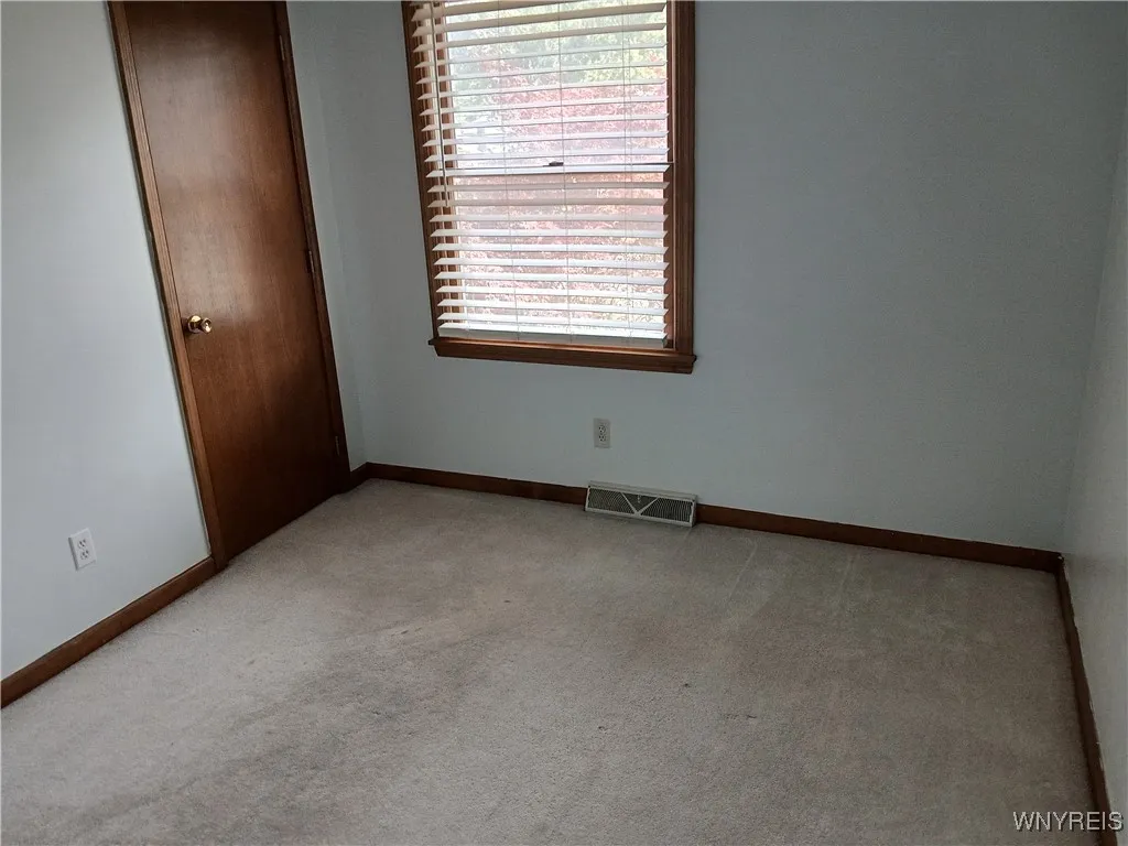 Amherst, New York 14228, 3 Bedrooms Bedrooms, 6 Rooms Rooms,1 BathroomBathrooms,Residential,For Sale,B1624791