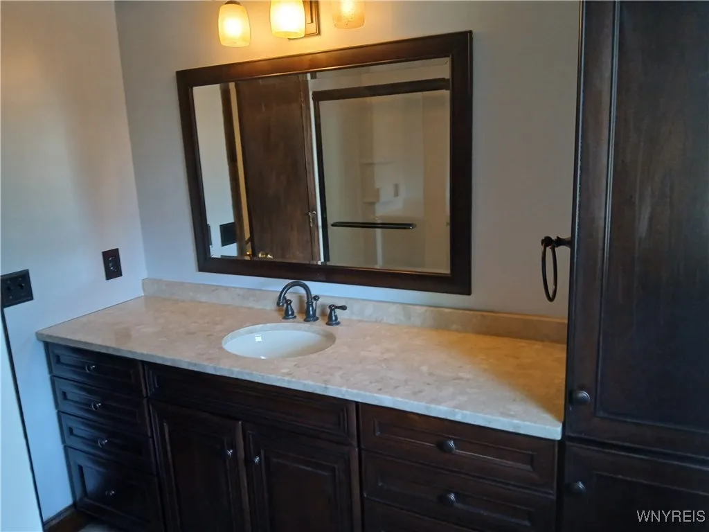 Amherst, New York 14228, 3 Bedrooms Bedrooms, 6 Rooms Rooms,1 BathroomBathrooms,Residential,For Sale,B1624791