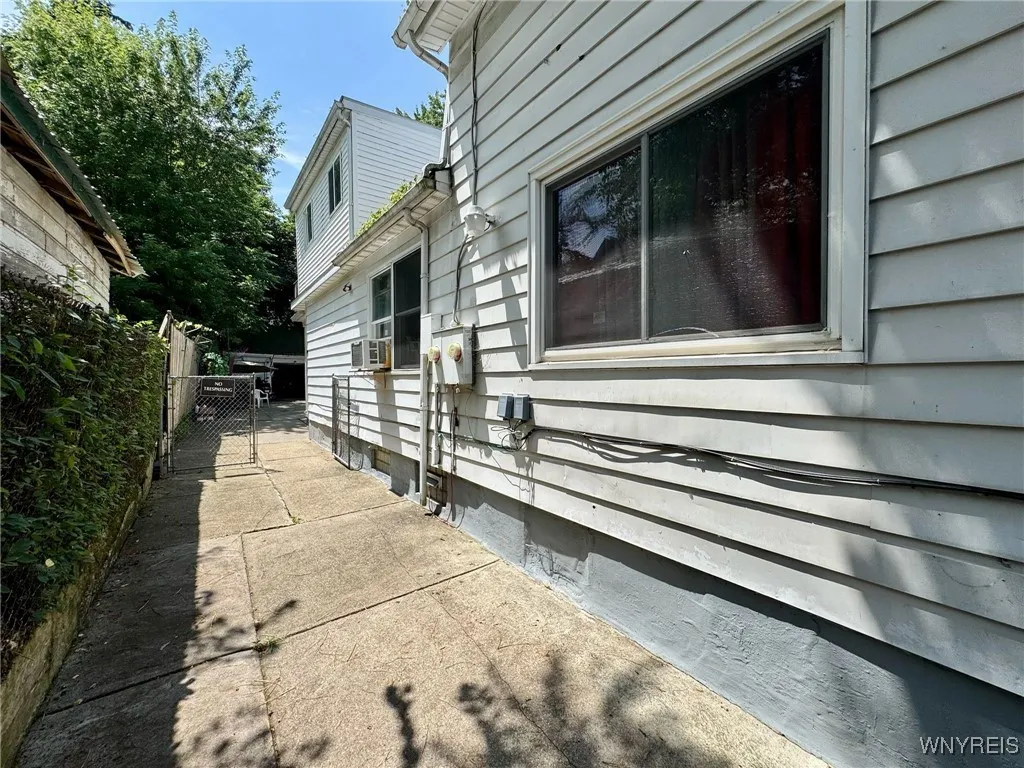 67 West Delavan Avenue South S, Buffalo, New York, Buffalo, New York 14213, 4 Bedrooms Bedrooms, ,2 BathroomsBathrooms,Residential,For Sale,67 West Delavan Avenue South S, Buffalo, New York ,B1623503