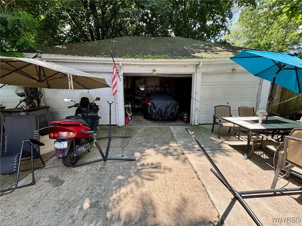 Garage