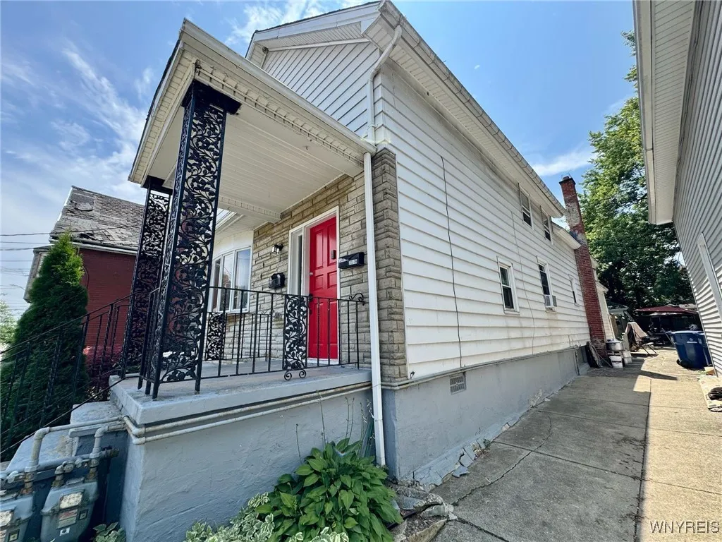 67 West Delavan Avenue South S, Buffalo, New York, Buffalo, New York 14213, 4 Bedrooms Bedrooms, ,2 BathroomsBathrooms,Residential,For Sale,67 West Delavan Avenue South S, Buffalo, New York ,B1623503