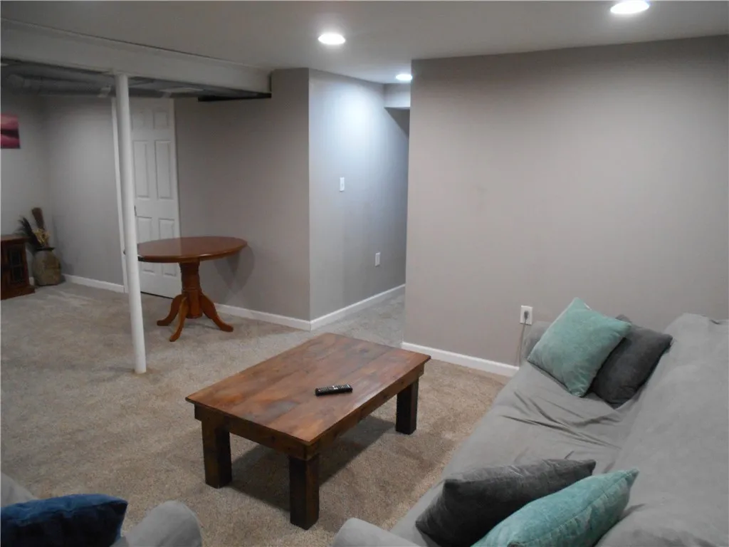 196 North Fulton Street, Auburn, New York 13021, Auburn, New York 13021, 4 Bedrooms Bedrooms, 10 Rooms Rooms,2 BathroomsBathrooms,Residential,Closed,196 North Fulton Street, Auburn, New York 13021,0,R1625290