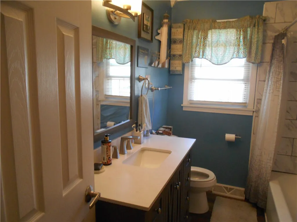 196 North Fulton Street, Auburn, New York 13021, Auburn, New York 13021, 4 Bedrooms Bedrooms, 10 Rooms Rooms,2 BathroomsBathrooms,Residential,Closed,196 North Fulton Street, Auburn, New York 13021,0,R1625290