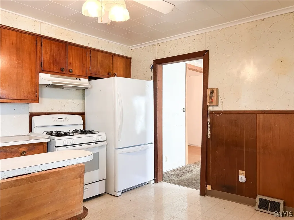 137 Caroline Avenue, Geddes, New York 13209, Geddes, New York 13209, 4 Bedrooms Bedrooms, 8 Rooms Rooms,1 BathroomBathrooms,Residential,Closed,137 Caroline Avenue, Geddes, New York 13209,0,S1624980