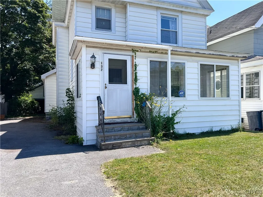 137 Caroline Avenue, Geddes, New York 13209, Geddes, New York 13209, 4 Bedrooms Bedrooms, 8 Rooms Rooms,1 BathroomBathrooms,Residential,Closed,137 Caroline Avenue, Geddes, New York 13209,0,S1624980