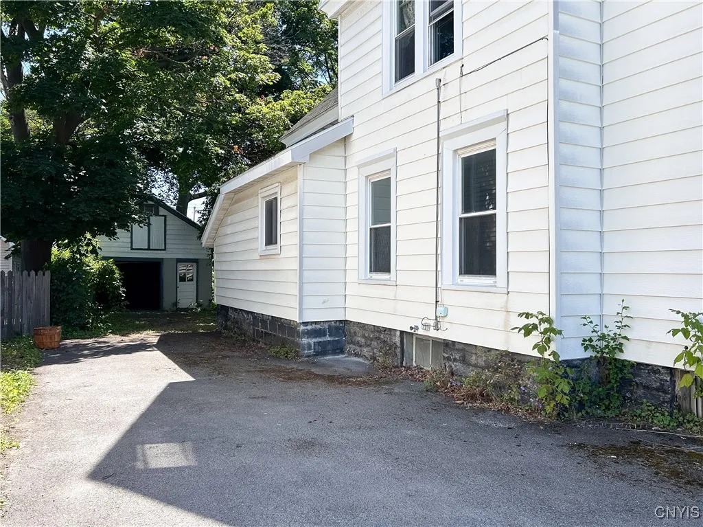 137 Caroline Avenue, Geddes, New York 13209, Geddes, New York 13209, 4 Bedrooms Bedrooms, 8 Rooms Rooms,1 BathroomBathrooms,Residential,Closed,137 Caroline Avenue, Geddes, New York 13209,0,S1624980