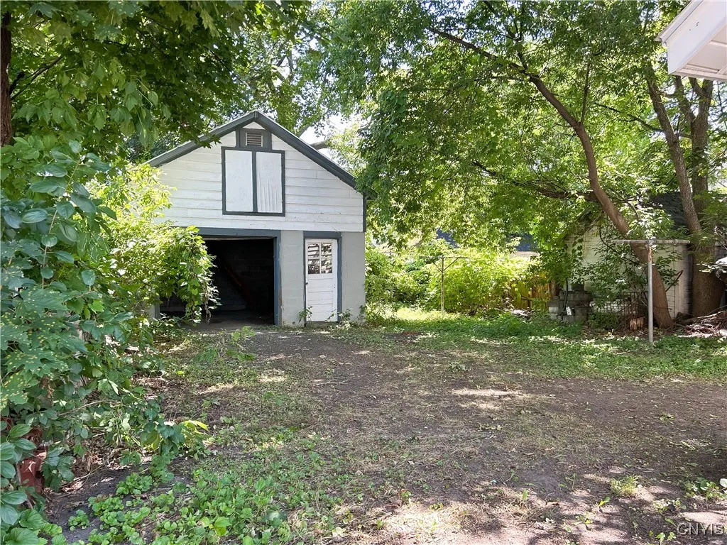 137 Caroline Avenue, Geddes, New York 13209, Geddes, New York 13209, 4 Bedrooms Bedrooms, 8 Rooms Rooms,1 BathroomBathrooms,Residential,Closed,137 Caroline Avenue, Geddes, New York 13209,0,S1624980