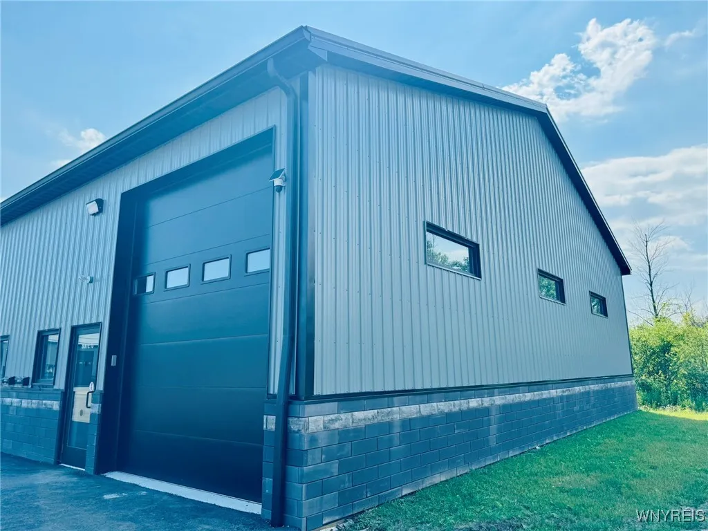 7431 Porter Road, Niagara, New York 14304, Niagara, New York 14304, ,Commercial Lease,For Rent,7431 Porter Road, Niagara, New York 14304,B1625313