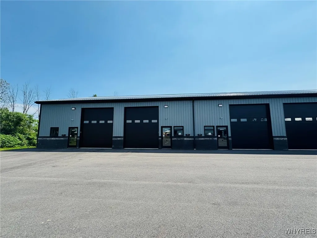 7431 Porter Road, Niagara, New York 14304, Niagara, New York 14304, ,Commercial Lease,For Rent,7431 Porter Road, Niagara, New York 14304,B1625313