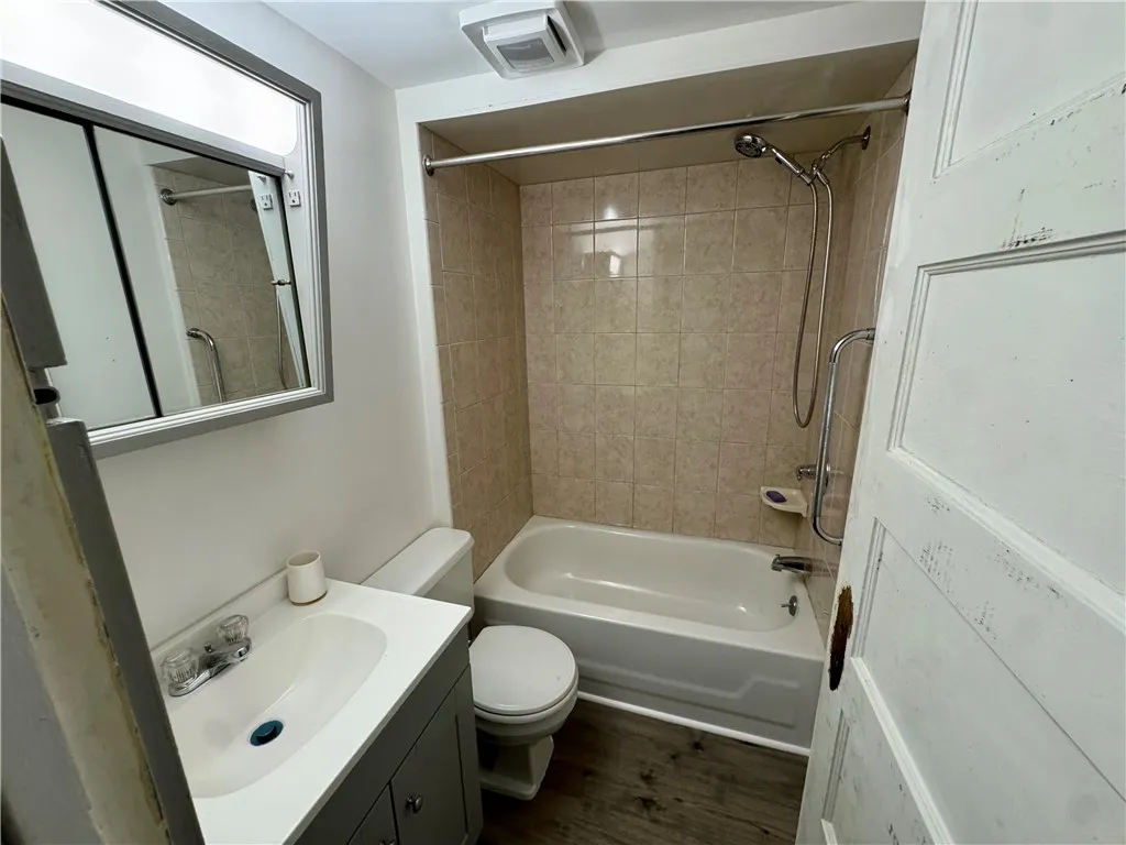 192-194 Magee Avenue, Rochester, New York 14613, Rochester, New York 14613, 5 Bedrooms Bedrooms, ,3 BathroomsBathrooms,Residential,Closed,192-194 Magee Avenue, Rochester, New York 14613,0,R1625258