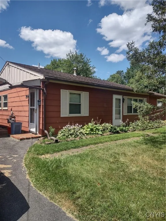 405 Briarcliff Avenue, Utica, New York 13502, Utica, New York 13502, 3 Bedrooms Bedrooms, 7 Rooms Rooms,1 BathroomBathrooms,Residential,Closed,405 Briarcliff Avenue, Utica, New York 13502,0,S1625287