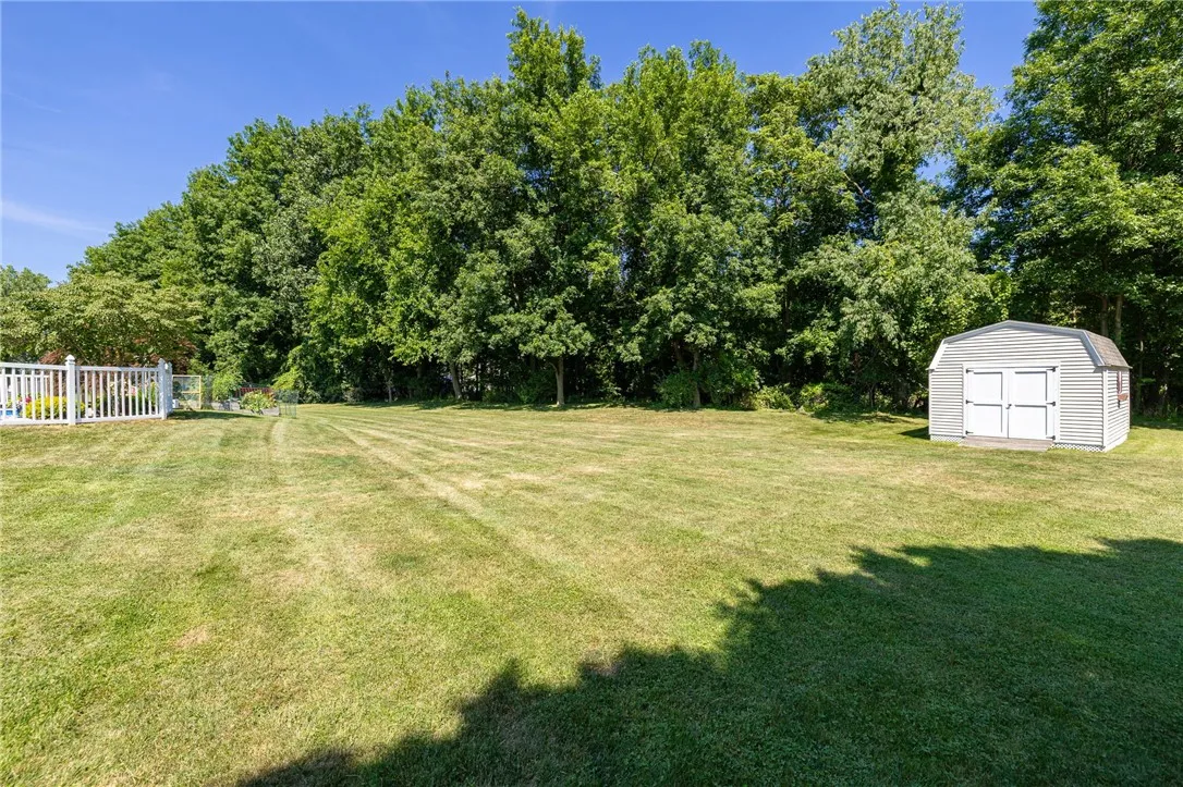 23 Saybrooke Drive, Penfield, New York 14526, Penfield, New York 14526, 4 Bedrooms Bedrooms, 9 Rooms Rooms,2 BathroomsBathrooms,Residential,Closed,23 Saybrooke Drive, Penfield, New York 14526,0,R1625037