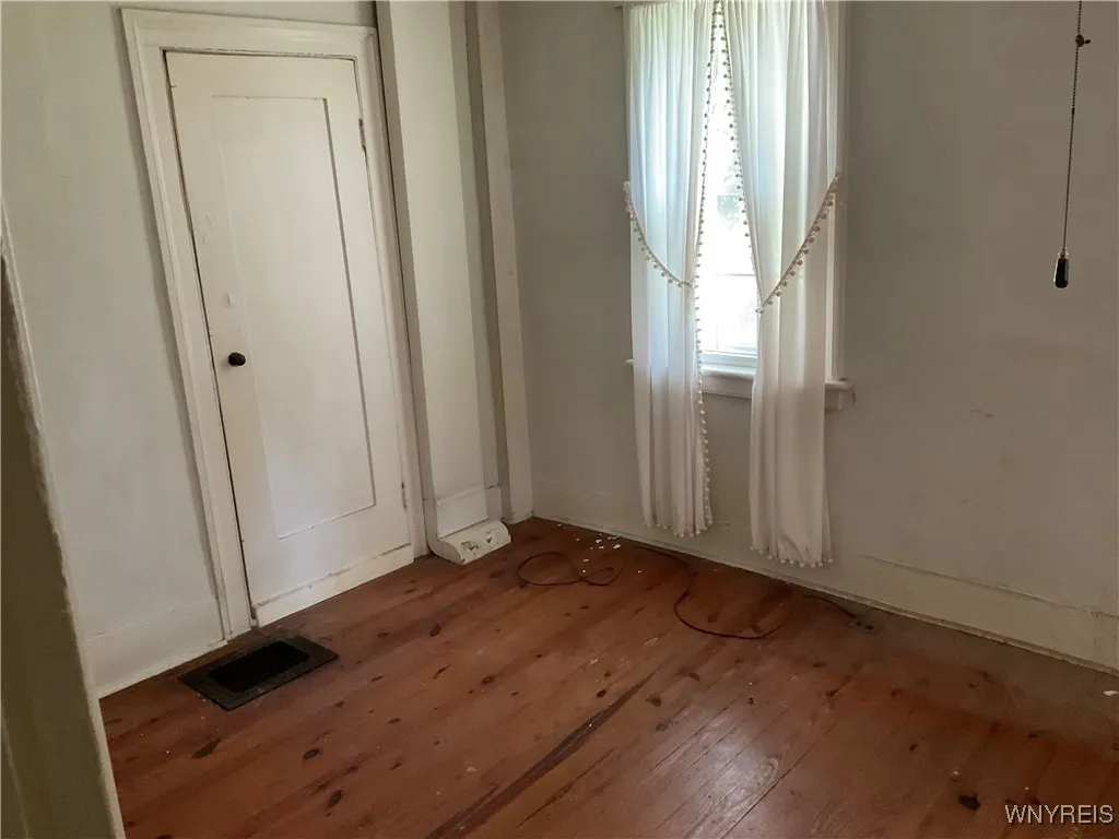 4602 Parker Road, Hamburg, New York 14075, Hamburg, New York 14075, 4 Bedrooms Bedrooms, 6 Rooms Rooms,1 BathroomBathrooms,Residential,For Sale,4602 Parker Road, Hamburg, New York 14075,B1625076