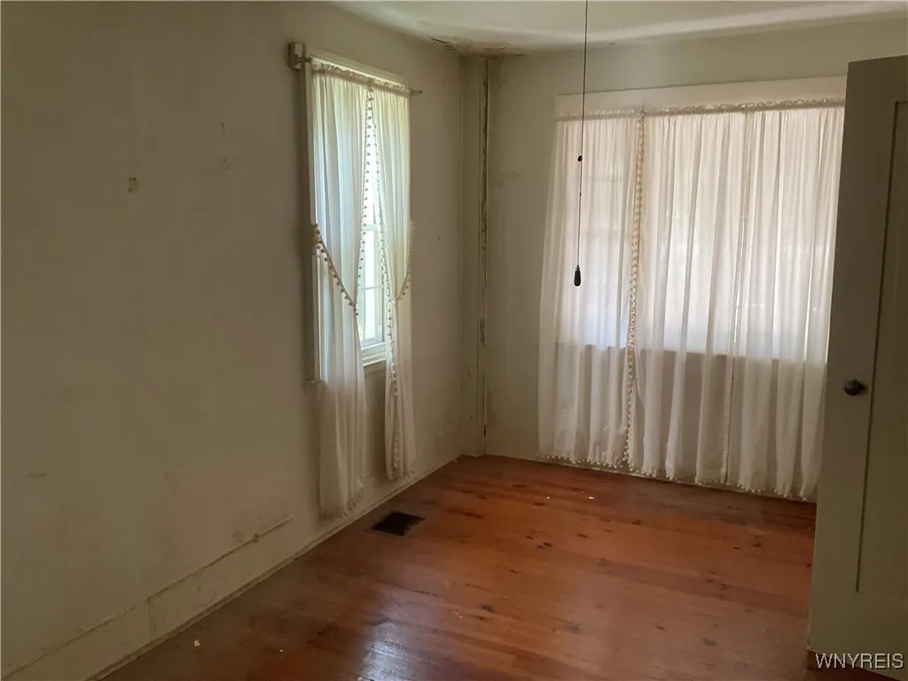 4602 Parker Road, Hamburg, New York 14075, Hamburg, New York 14075, 4 Bedrooms Bedrooms, 6 Rooms Rooms,1 BathroomBathrooms,Residential,For Sale,4602 Parker Road, Hamburg, New York 14075,B1625076