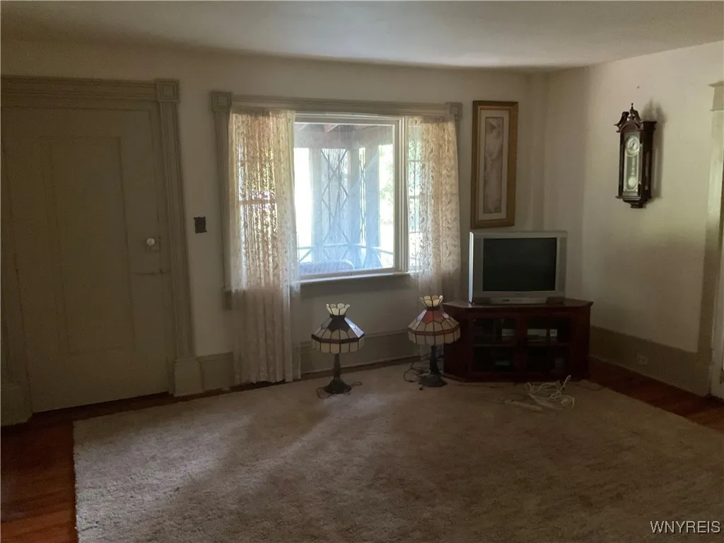 4602 Parker Road, Hamburg, New York 14075, Hamburg, New York 14075, 4 Bedrooms Bedrooms, 6 Rooms Rooms,1 BathroomBathrooms,Residential,For Sale,4602 Parker Road, Hamburg, New York 14075,B1625076