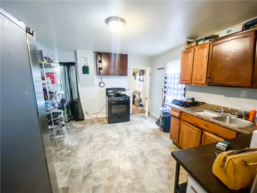 54 Leighton Avenue, Rochester, New York 14609, Rochester, New York 14609, 3 Bedrooms Bedrooms, 5 Rooms Rooms,1 BathroomBathrooms,Residential,Closed,54 Leighton Avenue, Rochester, New York 14609,0,R1625193