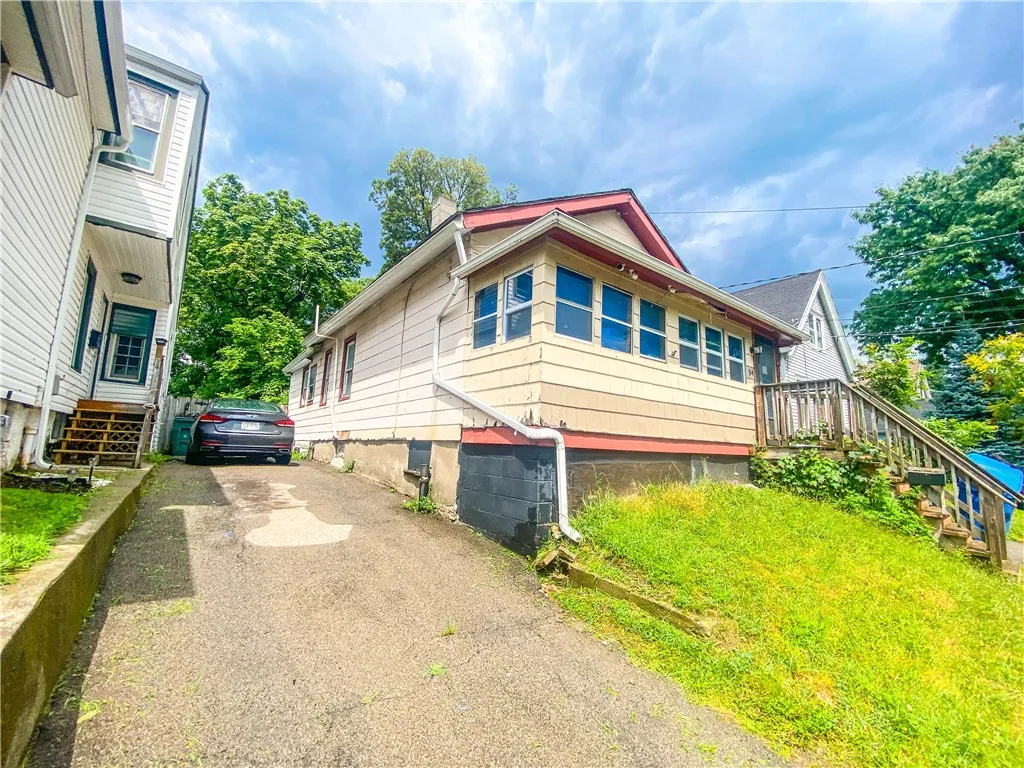 54 Leighton Avenue, Rochester, New York 14609, Rochester, New York 14609, 3 Bedrooms Bedrooms, 5 Rooms Rooms,1 BathroomBathrooms,Residential,Closed,54 Leighton Avenue, Rochester, New York 14609,0,R1625193