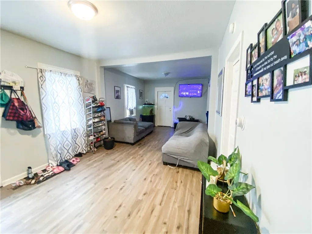 54 Leighton Avenue, Rochester, New York 14609, Rochester, New York 14609, 3 Bedrooms Bedrooms, 5 Rooms Rooms,1 BathroomBathrooms,Residential,Closed,54 Leighton Avenue, Rochester, New York 14609,0,R1625193