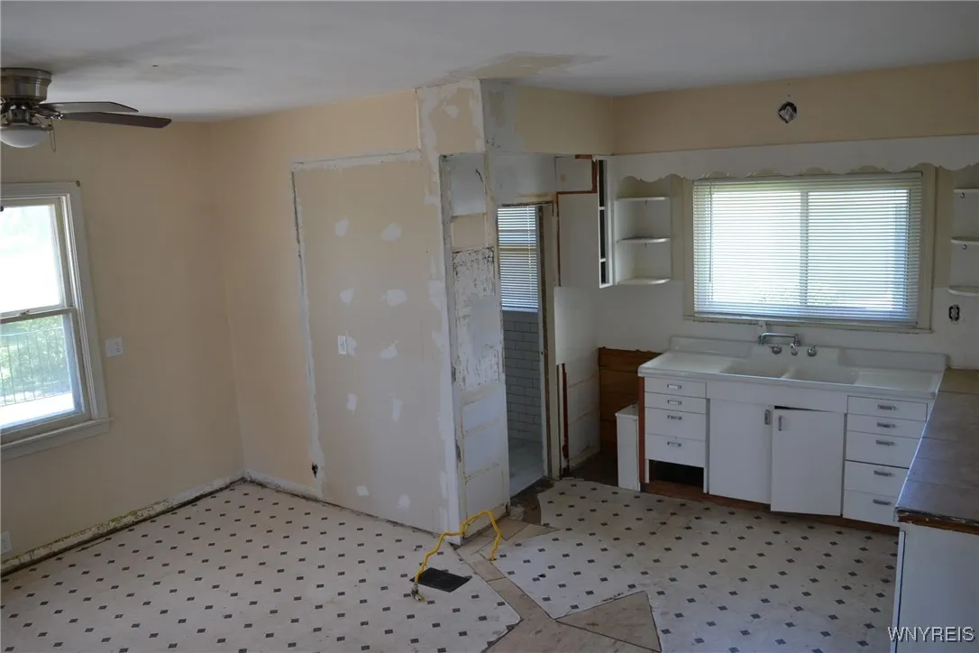 3663 Seneca Street, West Seneca, New York 14224, West Seneca, New York 14224, 3 Bedrooms Bedrooms, 6 Rooms Rooms,1 BathroomBathrooms,Residential,For Sale,3663 Seneca Street, West Seneca, New York 14224,B1625326