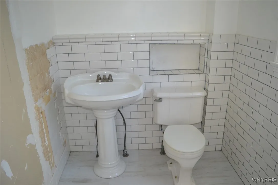 3663 Seneca Street, West Seneca, New York 14224, West Seneca, New York 14224, 3 Bedrooms Bedrooms, 6 Rooms Rooms,1 BathroomBathrooms,Residential,For Sale,3663 Seneca Street, West Seneca, New York 14224,B1625326