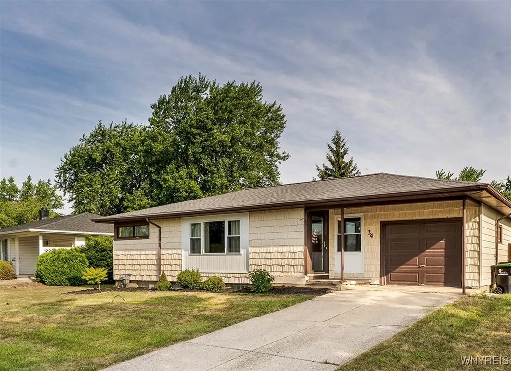 24 Sunset, Tonawanda, New York 14150, Tonawanda, New York 14150, 3 Bedrooms Bedrooms, 7 Rooms Rooms,2 BathroomsBathrooms,Residential,For Sale,24 Sunset, Tonawanda, New York 14150,B1624860